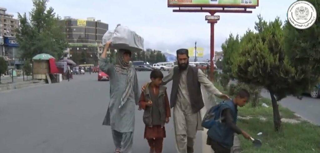 حکومت له کابل ښاره سلګونه سوالګر ټول کړي