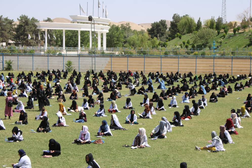 ۹۵۰ تن از فارغان انستیتوت‌های علوم صحی در فاریاب امتحان دولتی را سپری کردند