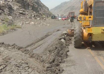 Some Uruzgan, Laghman, Kapesa roads blocked due to flash floods