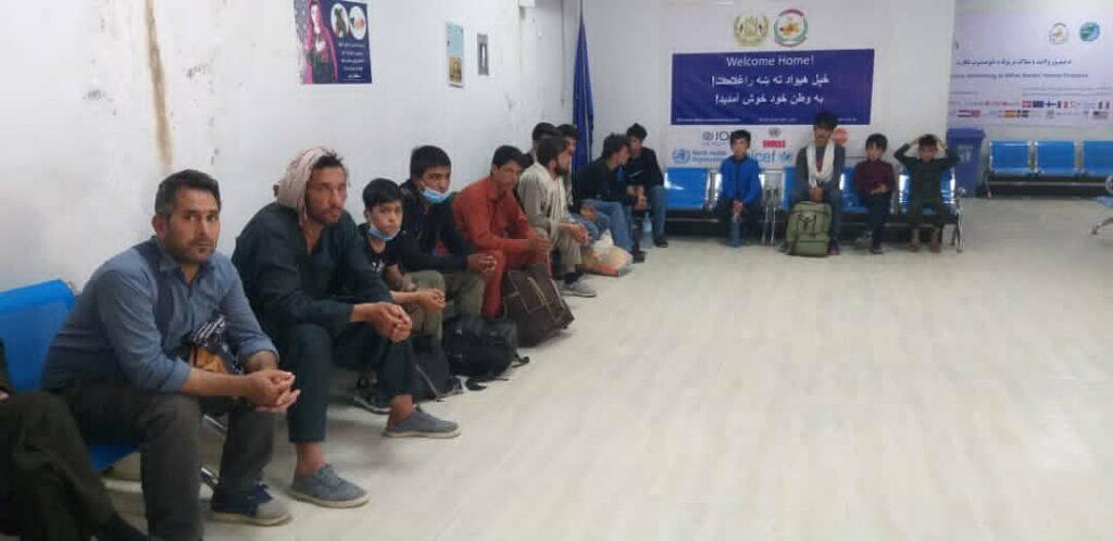 ایران ۸۶۹ مهاجر افغان را به گونۀ اجباری اخراج کرده‌است