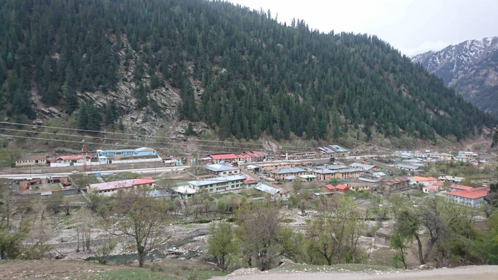 نورستان کې د شهیدانو وارثینو او معلولینو ته د معاش ورکړې لړۍ پيل شوه