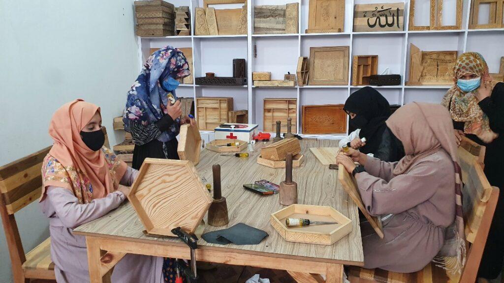 Kandahar engravers want market for their products