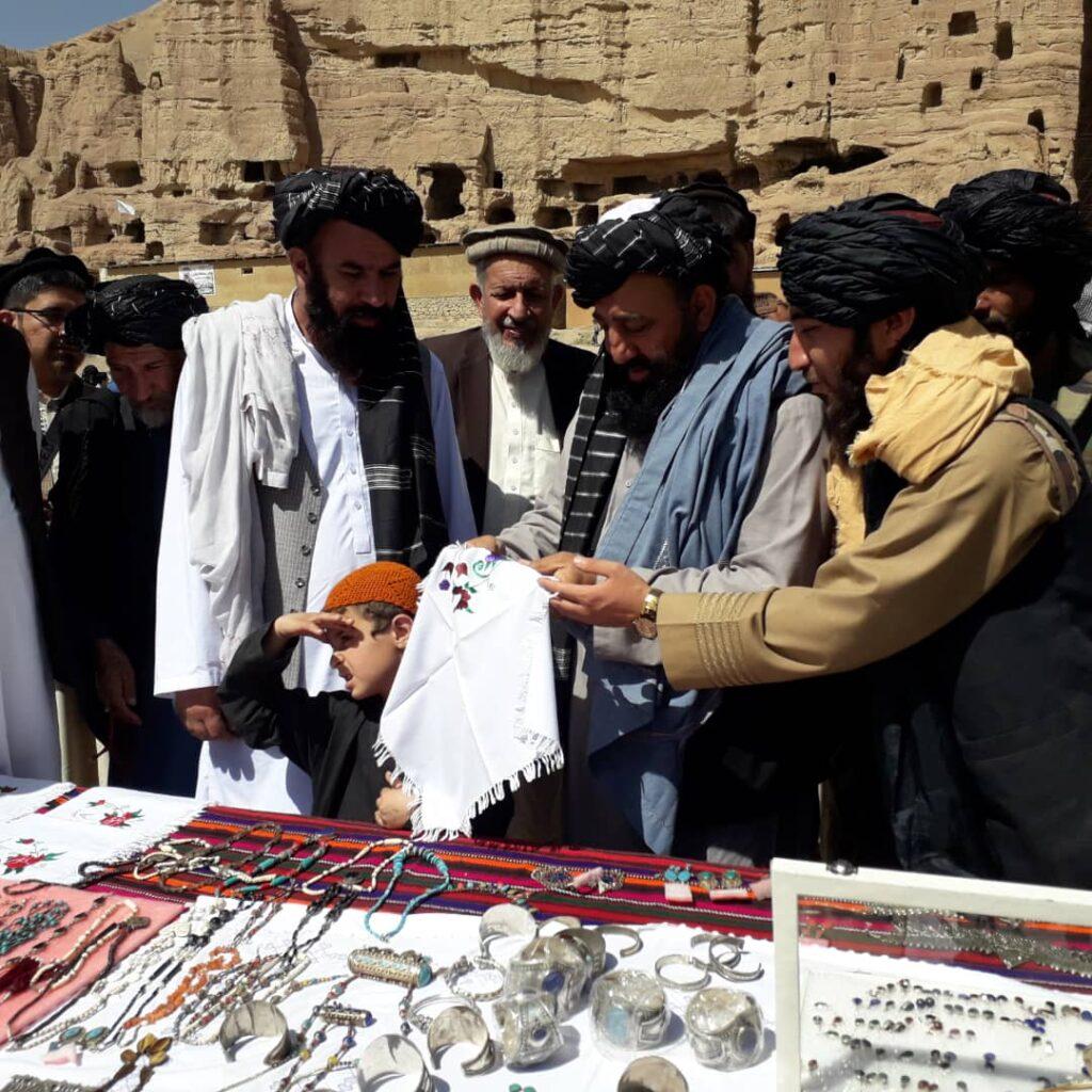 Exhibition of books and handcrafts kick off in Bamyan