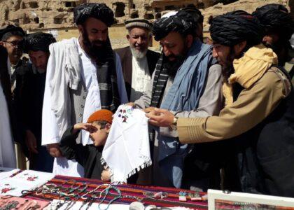 Exhibition of books and handcrafts kick off in Bamyan