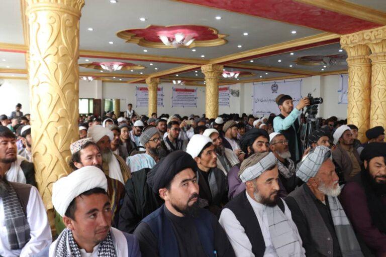 صدها تن از باشنده‌گان دایکندی در حمایت از نظام امارت اسلامی محفلی را برگزار کردند