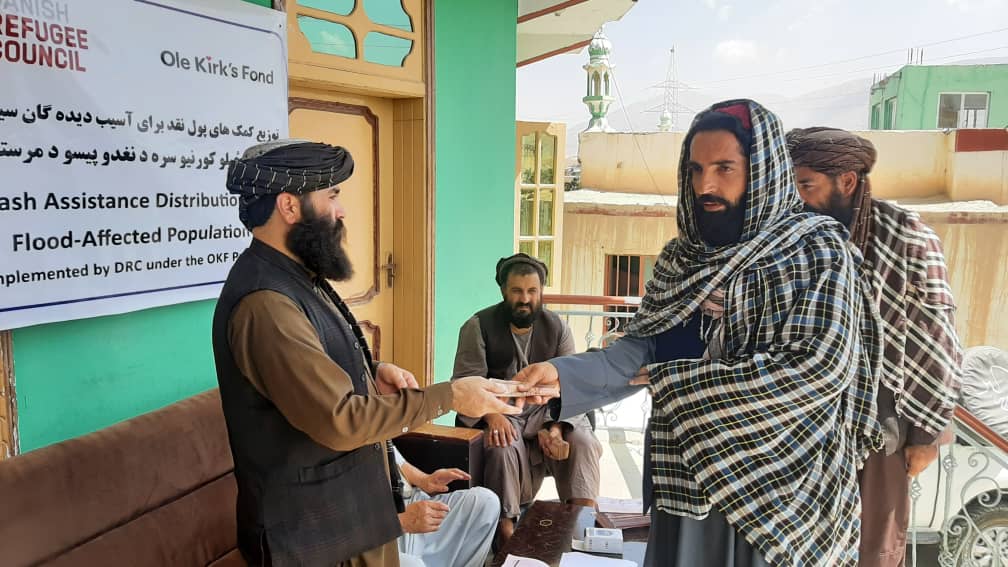 Hundreds of needy families assisted in Wardak, Laghman