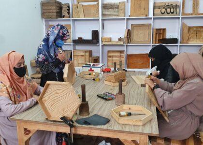 Kandahar engravers want market for their products