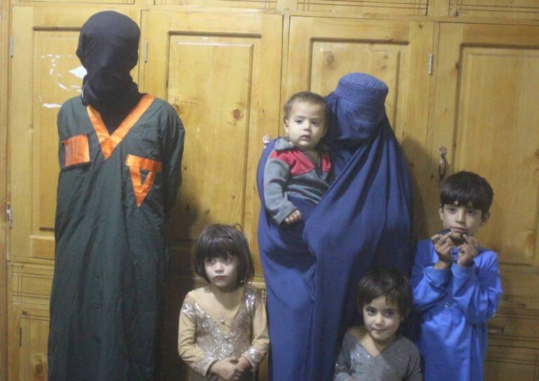 نورستان کې يوه ميرمن له خپلو څلورو ماشومانو سره د تښتوونکو له منګولو وژغورل شوه