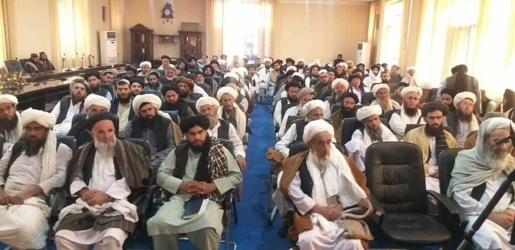 «حکومت خصوصي دیني مدرسې له پامه غورځولې دي»