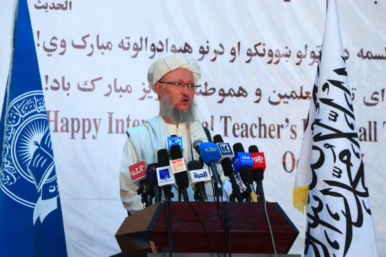 حنفي د ښوونکي نړۍ‌والې ورځې نمانځغونډه کې: ښوونکي د ټولنې په روزنه کې رغنده رول لري