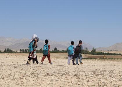 ساکنان ولسوالی خوگیانی غزنی خواهان ایجاد مکاتب برای کودکان‌شان اند