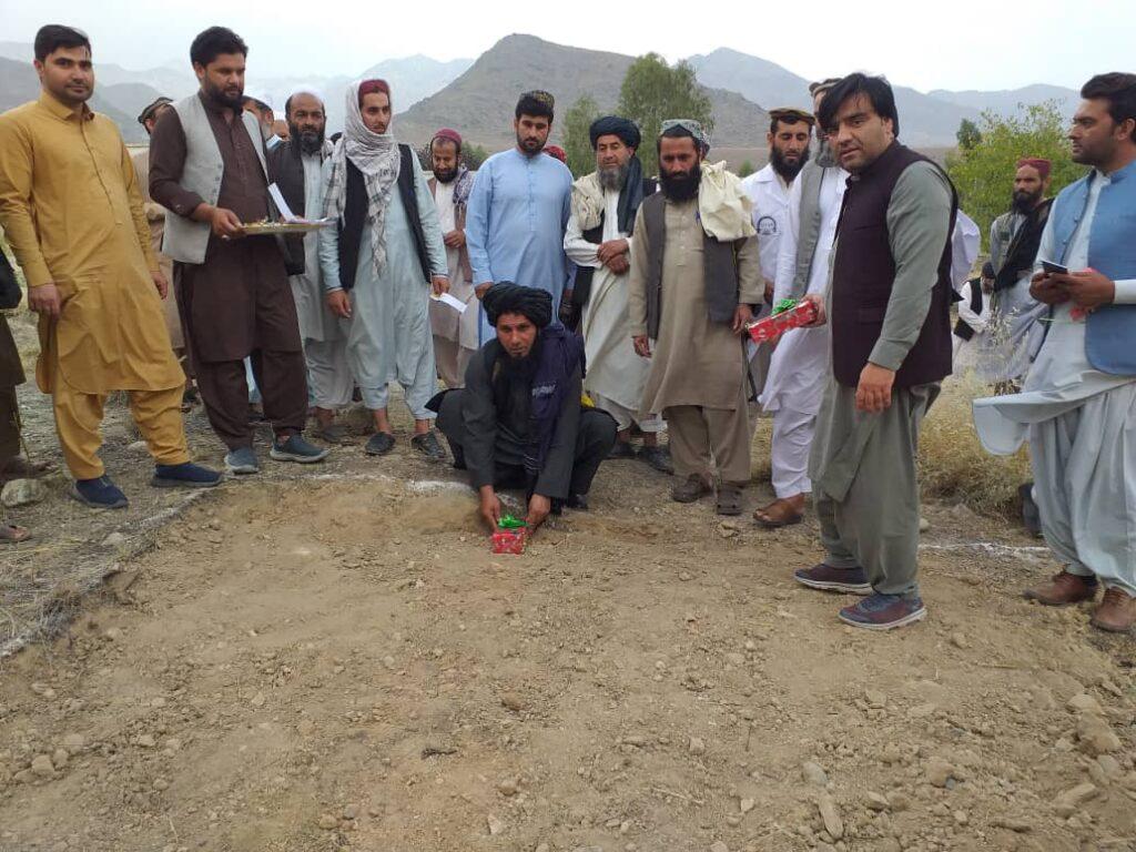 کار برخی پروژه‌ها به ارزش نزدیک به ۸ میلیون افغانی در ولسوالی الیشنگ لغمان آغاز شده‌است