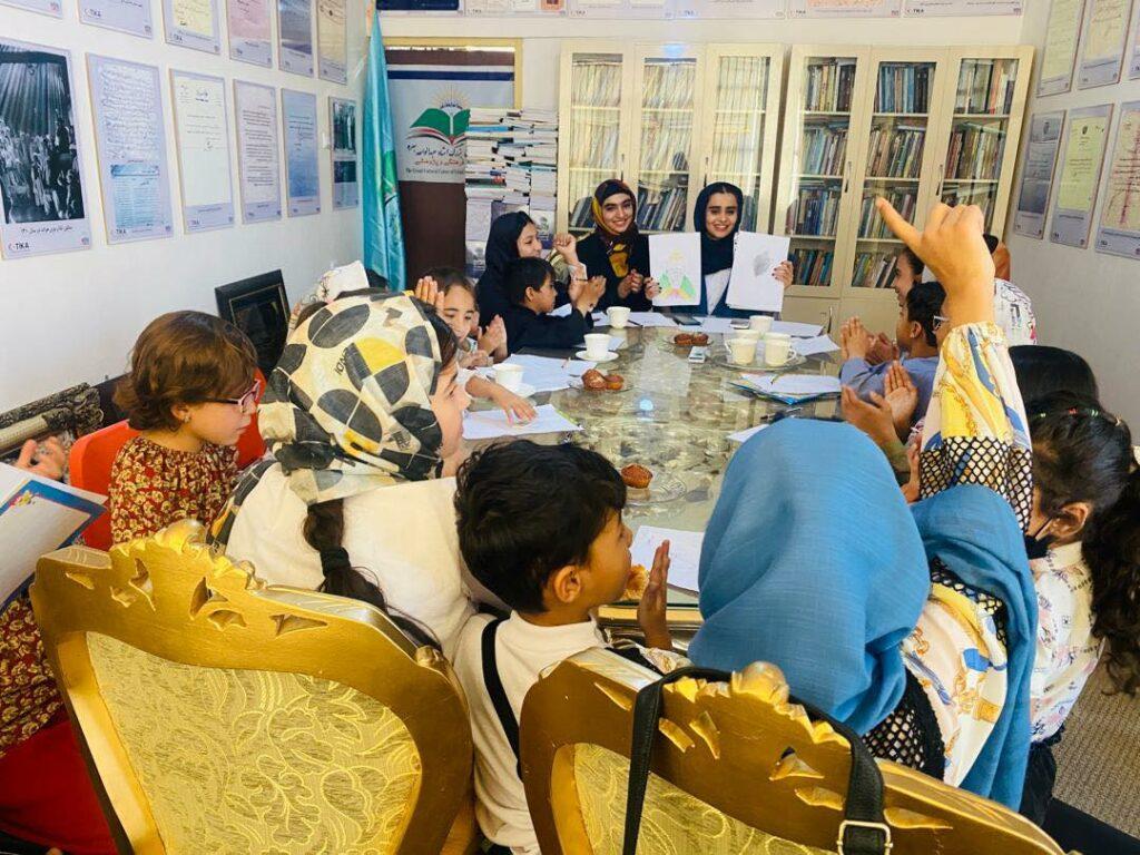 یک مرکز فرهنگی در هرات حلقات کتابخوانی را برای کودکان راه‌اندازی کرده‌است