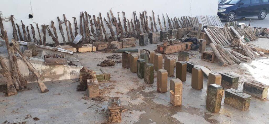 چارواکي اروزګان کې د وسلو د یوې زېرمې موندلو خبر ورکوي