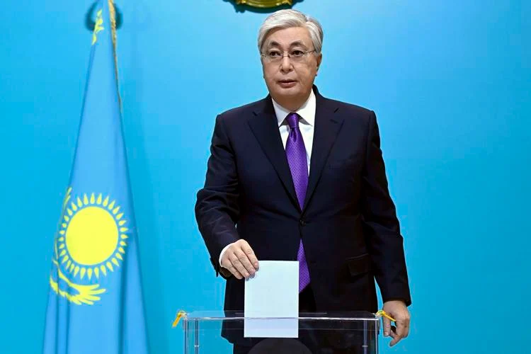Kazakhstan’s president wins second term in office