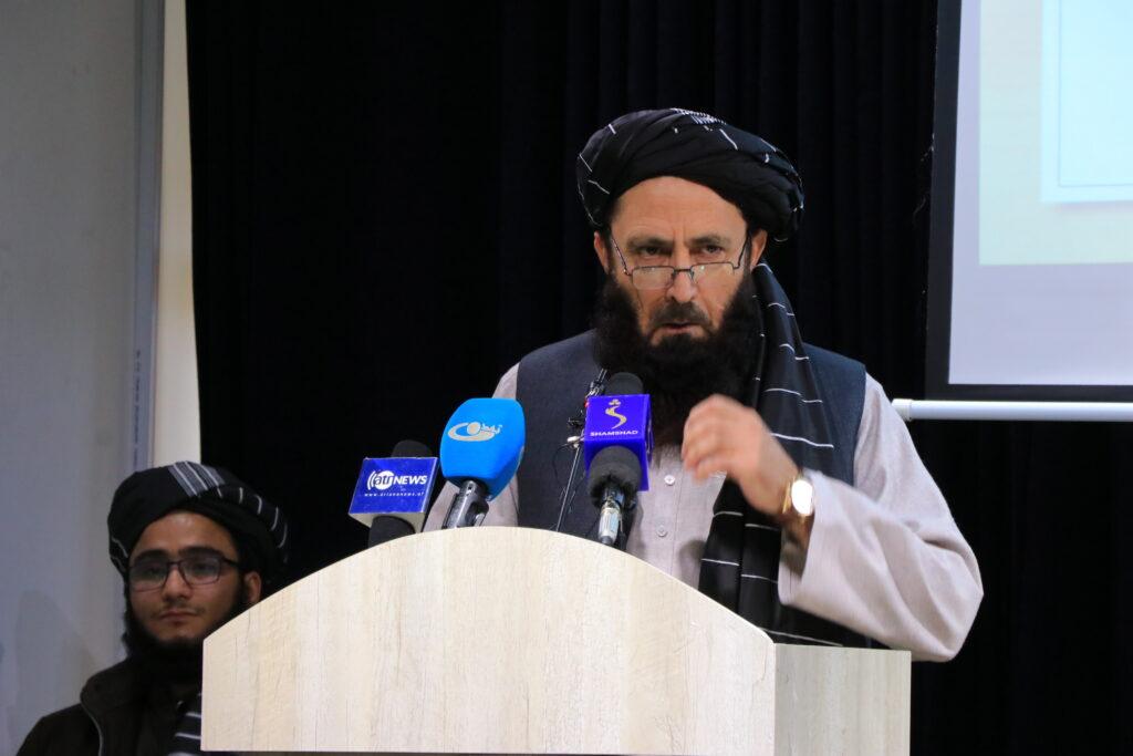 عدليې وزارت: د نظامي او اداري برخو ترڅنګ دې زده‌کړو ته هم پام ډېر شي