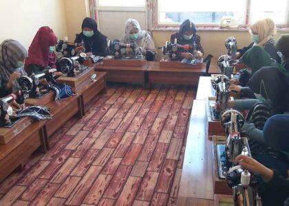 برای ده‌ها دختر در بغلان کورس شش‌ماهه خیاطی راه‌اندازی شد