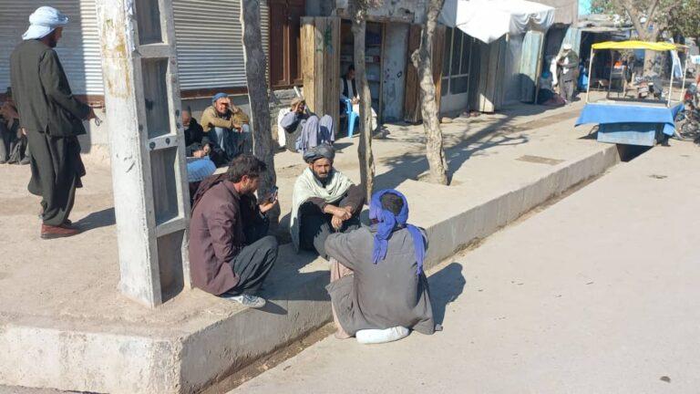 کارگران در بادغیس از نبود کار شکایت دارند