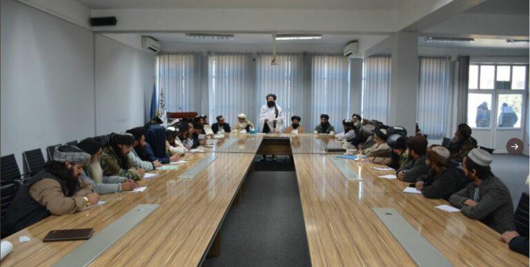 Refugees minister urges fair distribution of aid