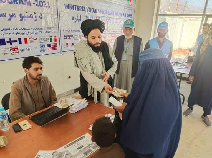 Hundreds of needy families receive cash aid in Laghman