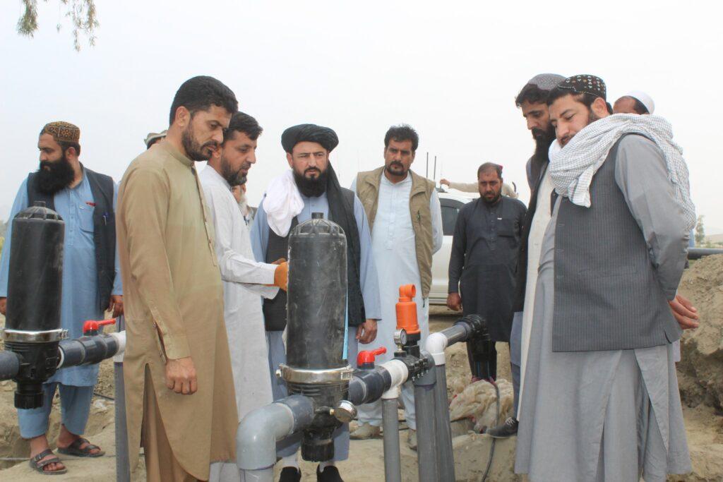 سیستم جدید آبیاری برای اراضی کانال ننگرهار به هزینۀ ۱۸ میلیون افغانی ساخته شد