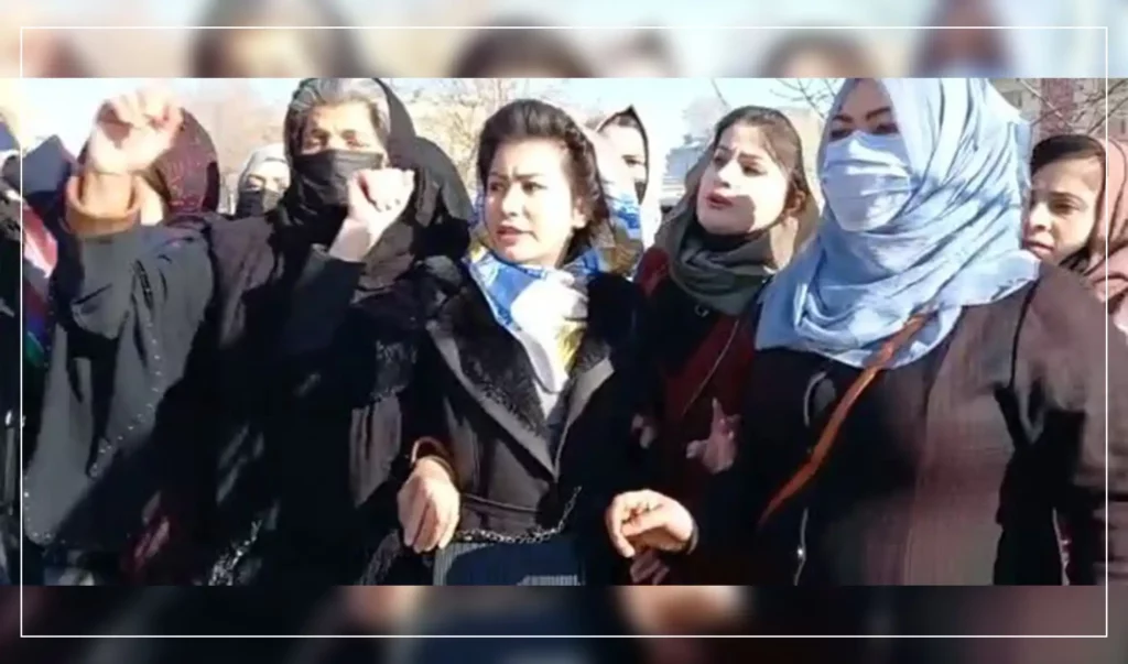 Kabul women stage protest against university ban