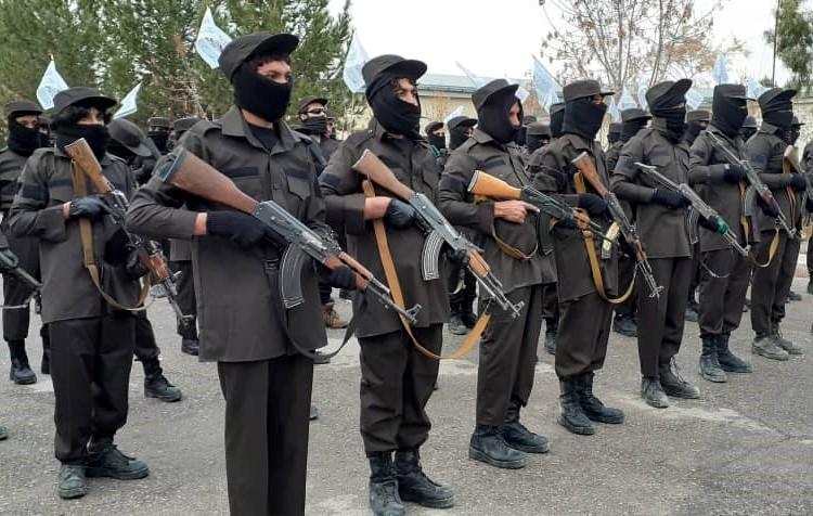 روند توزیع یونیفورم برای نیروی پولیس در ارزگان آغاز شد