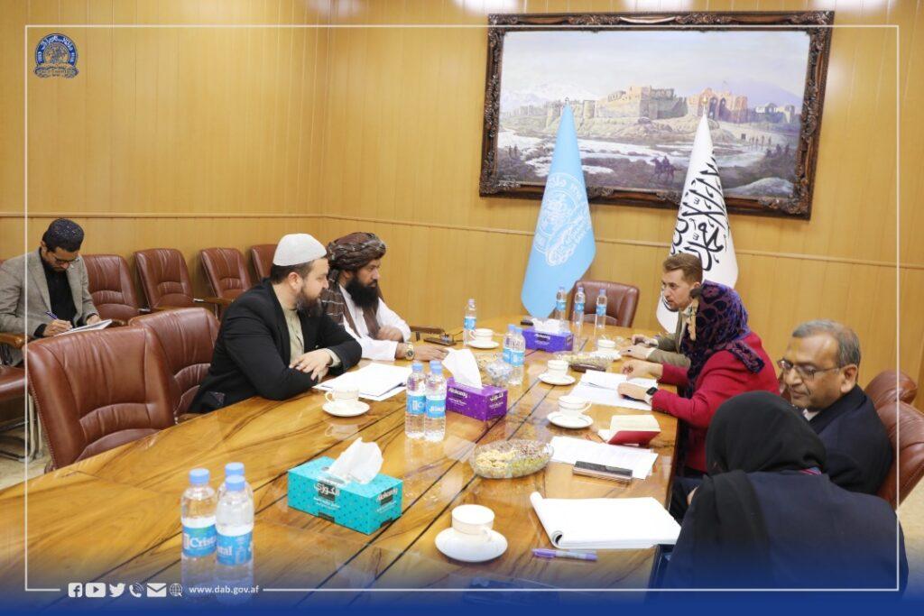 UNAMA head, DAB officials discuss banking, other issues