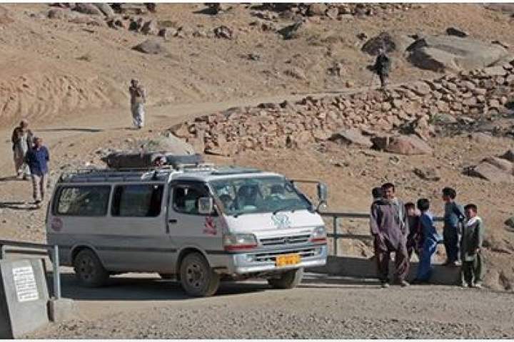 Daikundi residents complain about lack of regular transport system