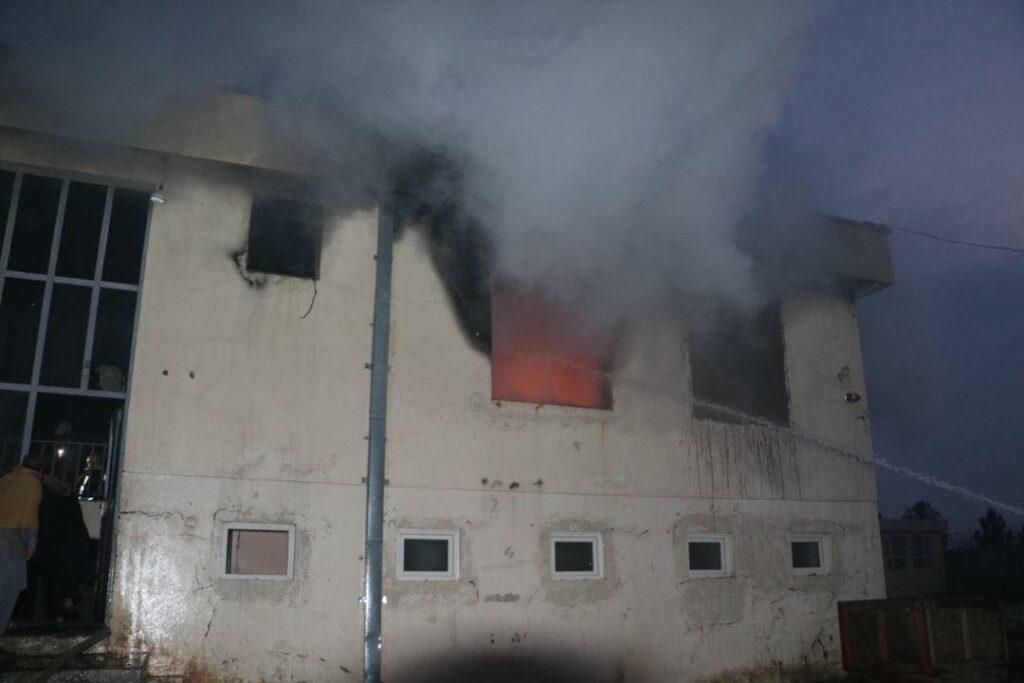 آتش‌سوزی در ساختمان قوماندانی امنیۀ ولسوالی دهدادی بلخ رخ داده‌است