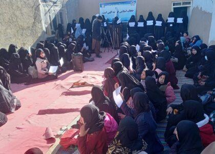 برخی زنان فاریاب: حکومت پس از فراهم شدن شرایط در چارچوب شریعت دروازه‌‌های پوهنتون‌ها را بازگشایی کند