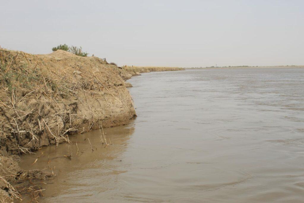 باشنده‌گان کنار سواحل دریای آمو در جوزجان: سالانه ده‌ها جریب زمین زراعتی ما تخریب می‌گردد