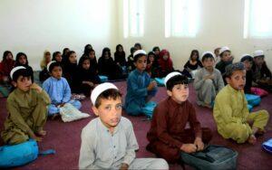۹۰۰ بست معلمین در پکتیکا خالی است