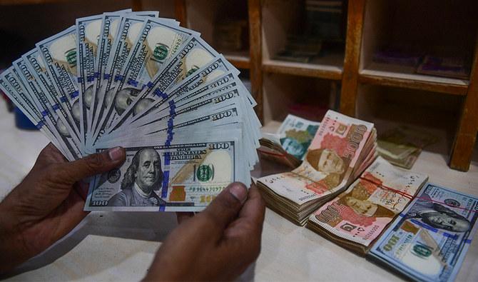 Pakistan’s foreign exchange reserves slip below $3 billion