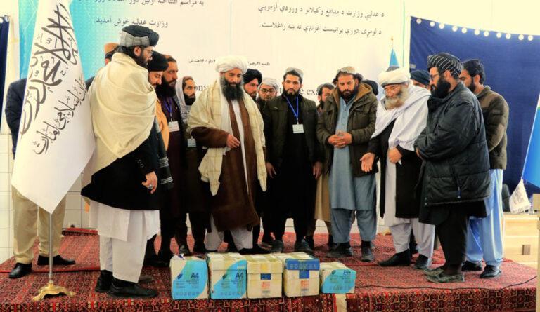بعد از تحول براى نخستين بار از ٥٨٠ وکيل مدافع امتحان اخذ گرديد