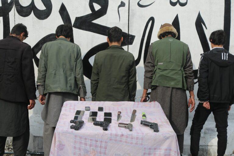 کابل کې د غلو پنځه کسیزه ډله نیول شوې