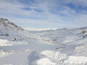 Daikundi: Heavy snowfall closes Qonaq Pass