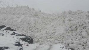 Snow cuts off 10 Badakhshan districts from provincial capital