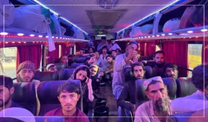 ۳۳ زندانی افغان از زندان‌های پاکستان آزاد شدند