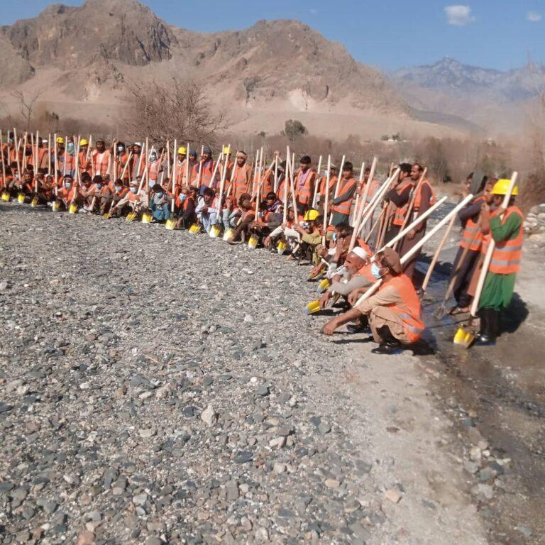 د لغمان په الینګار کې د یوه کانال پاکولو چارې پیل شوې