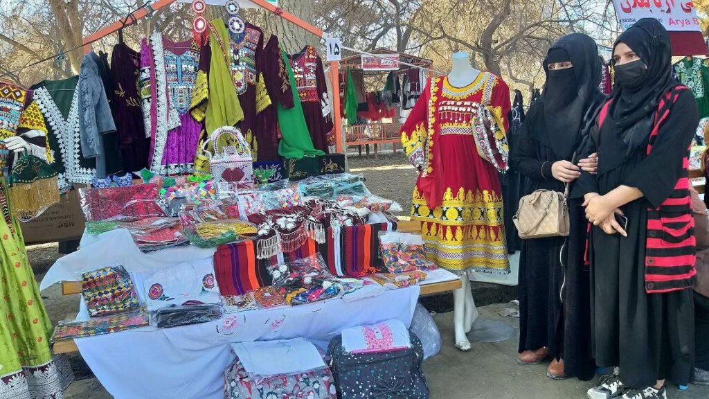 Women’s handicrafts exhibition kicks off in Baghlan