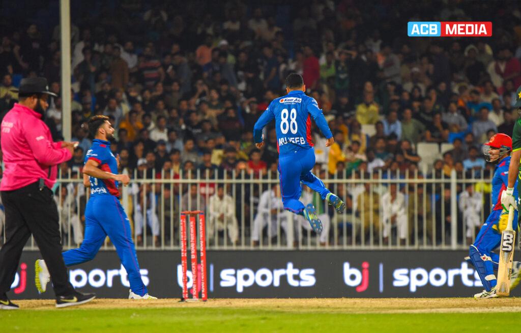 د پاکستان پر وړاندې د افغانستان تاریخي بریا په انځورونو کې