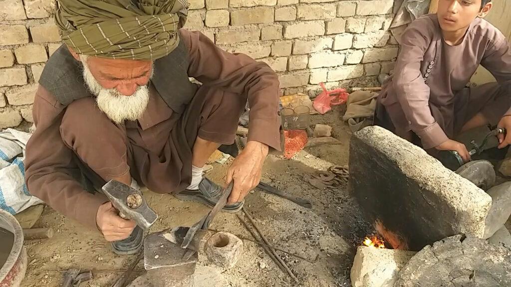 Baghlan blacksmiths seek better market for their products