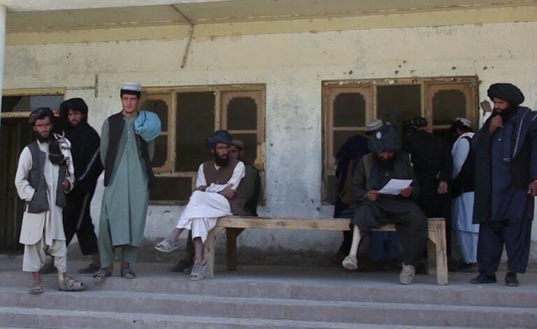 برخی معلولین در ارزگان: از یک‌ سال به اینسو حقوق ماهانۀ ما پرداخت نشده‌است