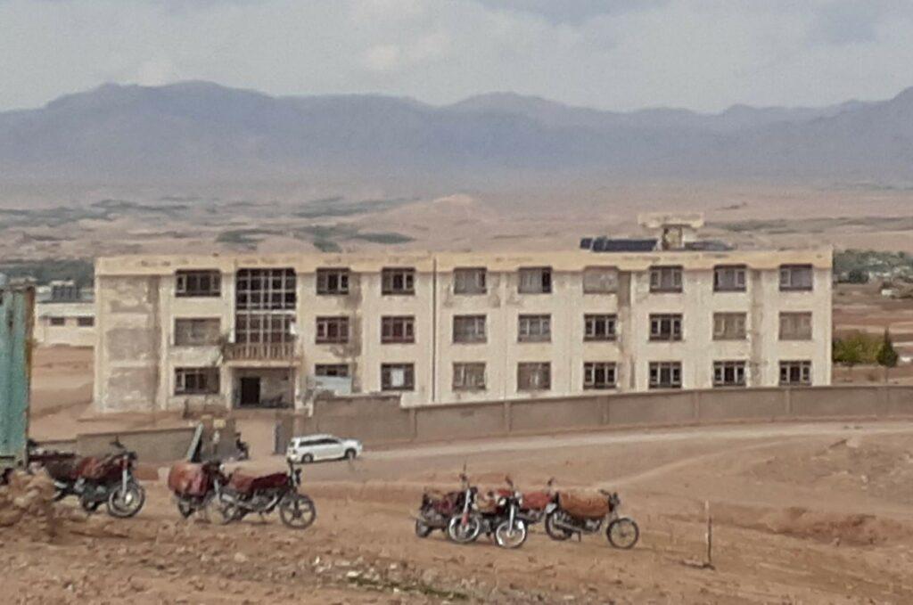 د ودانۍ نشتوالي له امله د اروزګان پوهنتون تدریسي او اداري چارې له ستونزو سره مخ دي