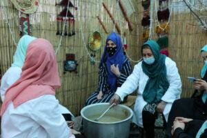خانمی در شهر کابل برای ۲۰ زن دیگر زمینۀ کار را فراهم کرده‌است