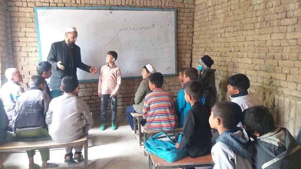 یونیسف: بیش از ۵۰۰ هزار کودک در صنوف آموزشی محلی در افغانستان آموزش می‌بینند