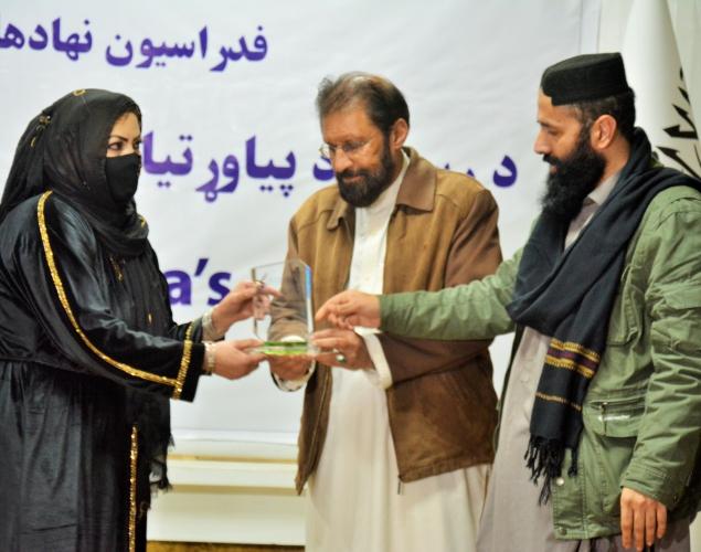 مینه حبیب برندۀ «تندیس شجاعت» سال ۱۴۰۱ شد