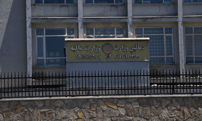 وزارت مالیه: ریاست گمرکات قبل از اتمام سال مالی به هدف تعیین‌شده در جمع‌آوری عواید دست یافته‌است