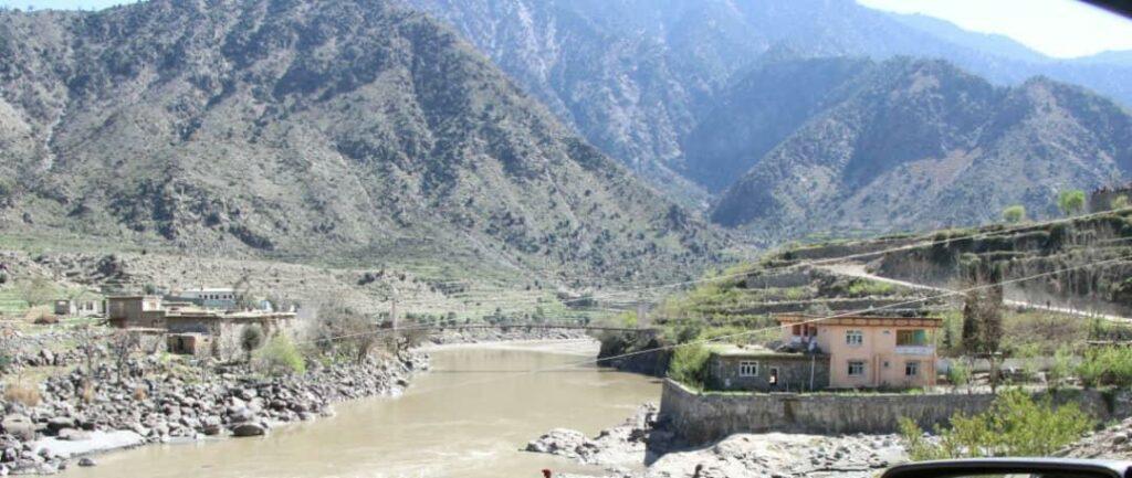 کونړ کې د موټر چپه کېدو پېښه کې څلورو کسانو ته مرګ‌ژوبله اوښتې